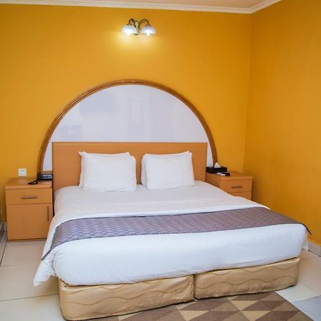 Airside Hotel Accra Esterno foto