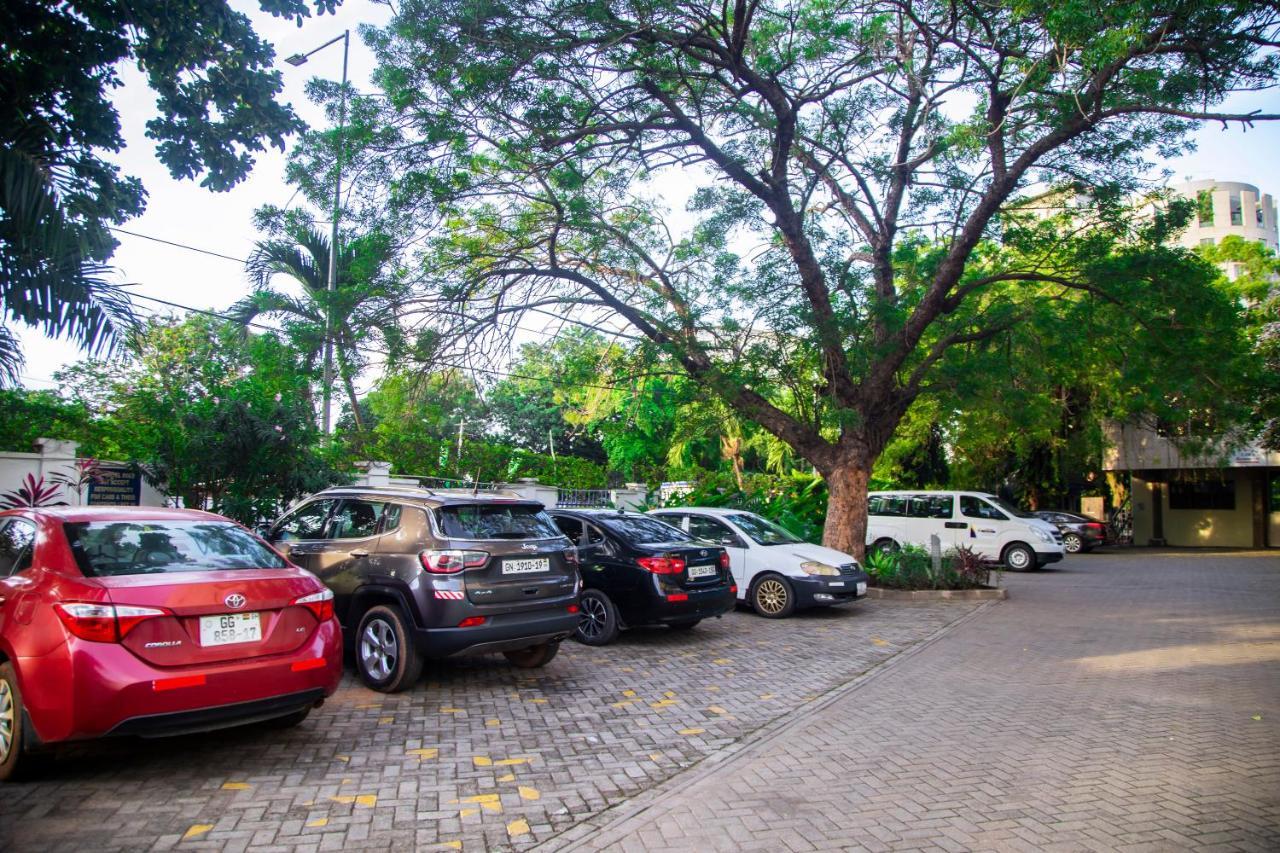 Airside Hotel Accra Esterno foto