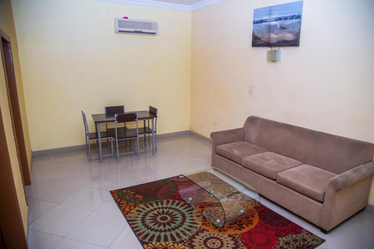Airside Hotel Accra Esterno foto