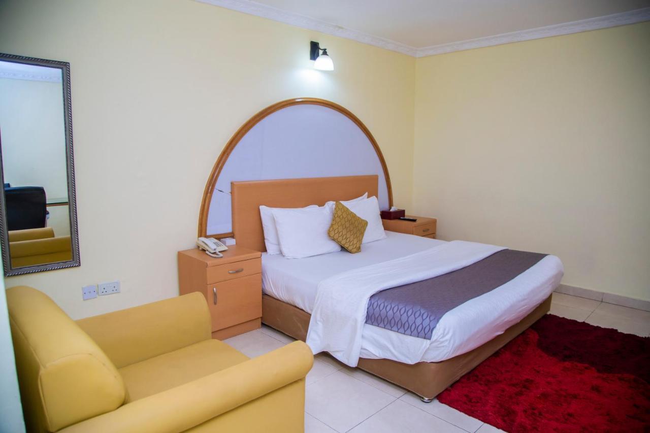 Airside Hotel Accra Esterno foto