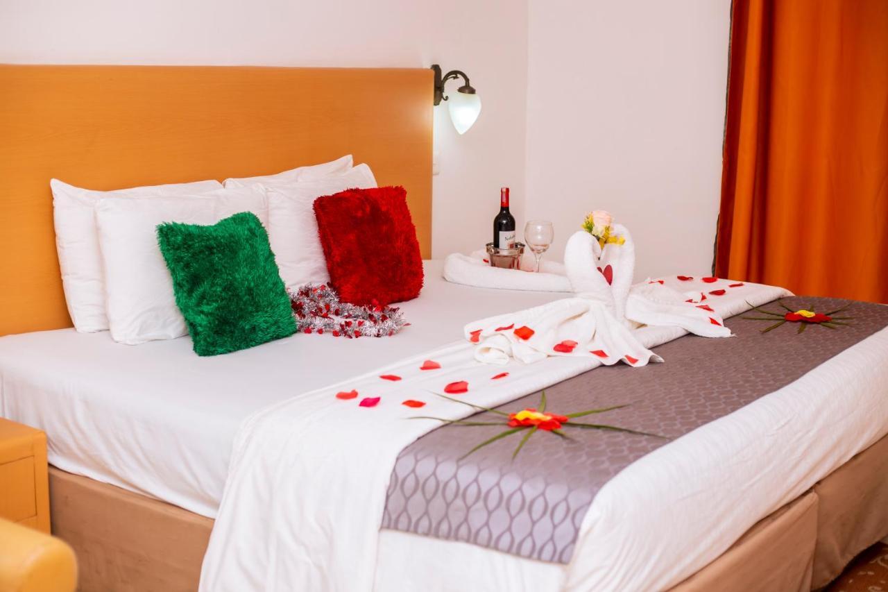Airside Hotel Accra Esterno foto